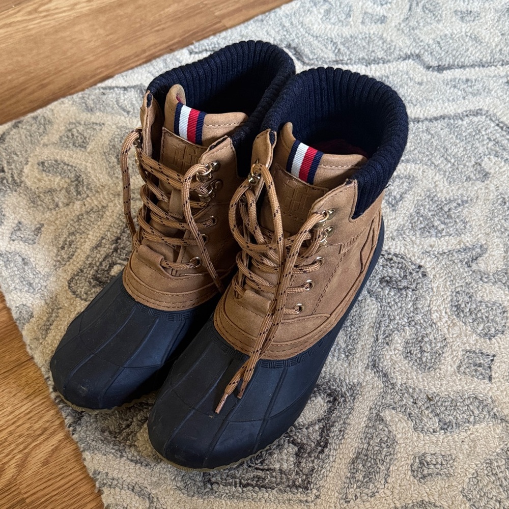 Tommy Hilfiger Tan and Black Duck Boots